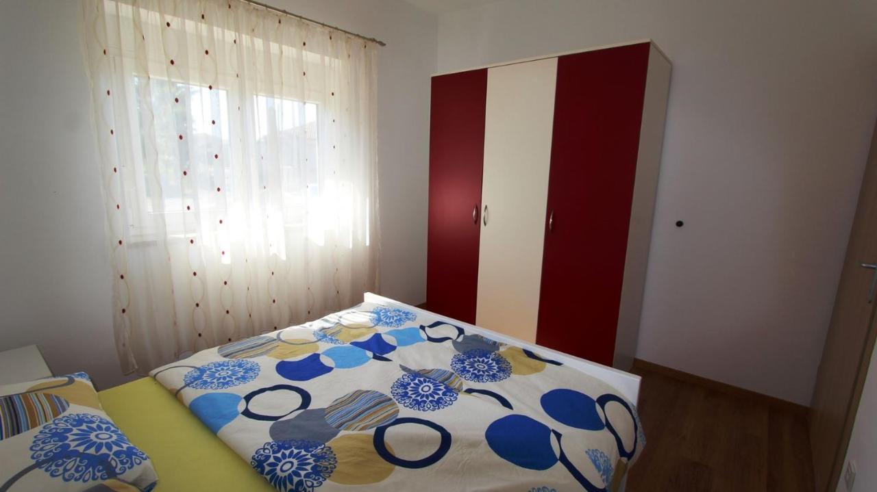 Apartments Tomislav Malinska Exterior foto